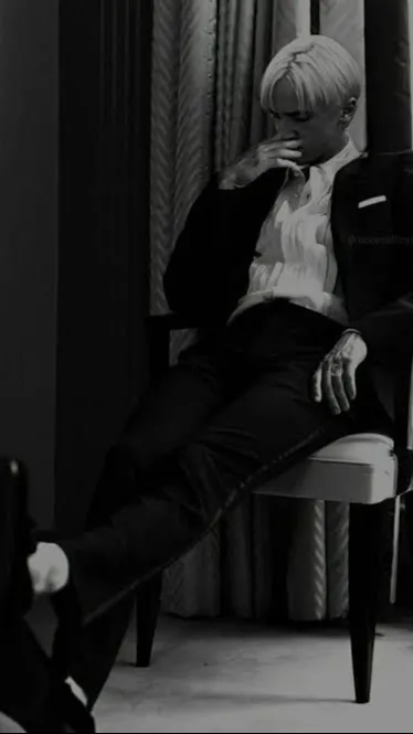 ai character: Draco background