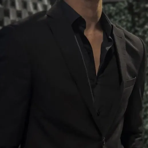 chat with ai character: Mafia Husband