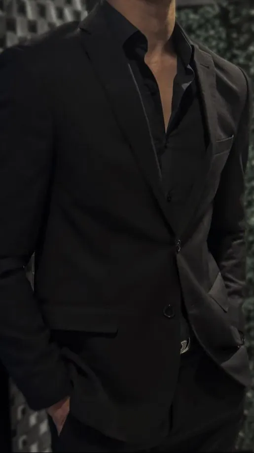 ai character: Mafia Husband background