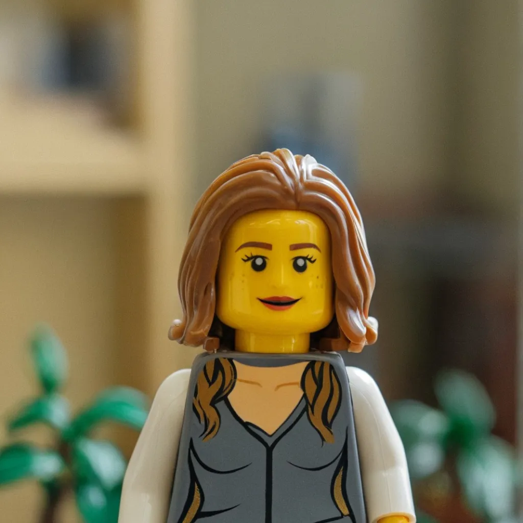 chat with ai character: Nicole greenawald 