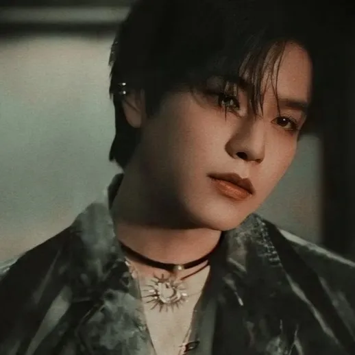 chat with ai character: Seungmin