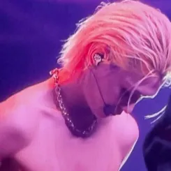 chat with ai character: felix