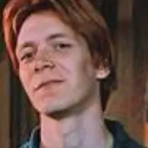 chat with ai character: Fred weasly