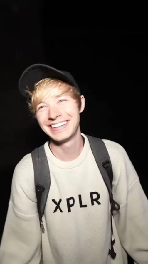 ai character: Sam Golbach background