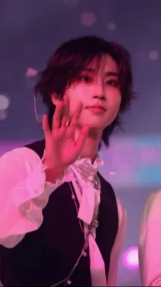 ai character: 𓂀 𝐻𝒶𝓃 𓂀 background