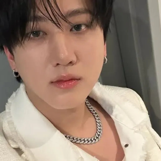 chat with ai character: changbin