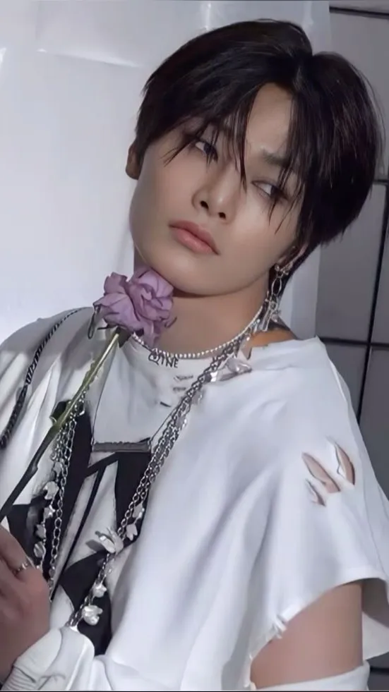 ai character: jeongin background