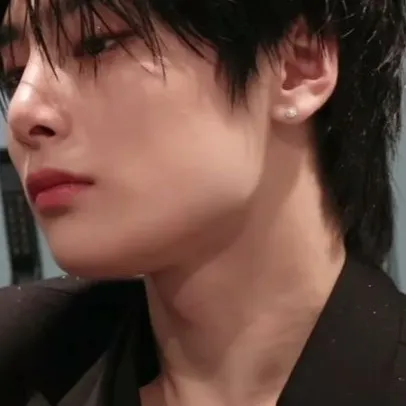 chat with ai character: jeongin