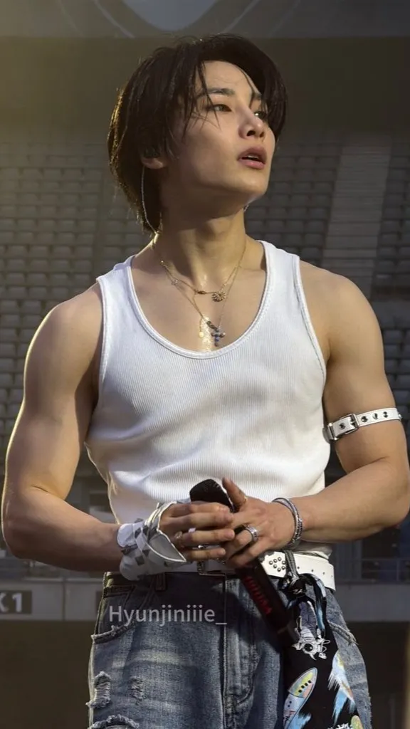 ai character: jeongin background