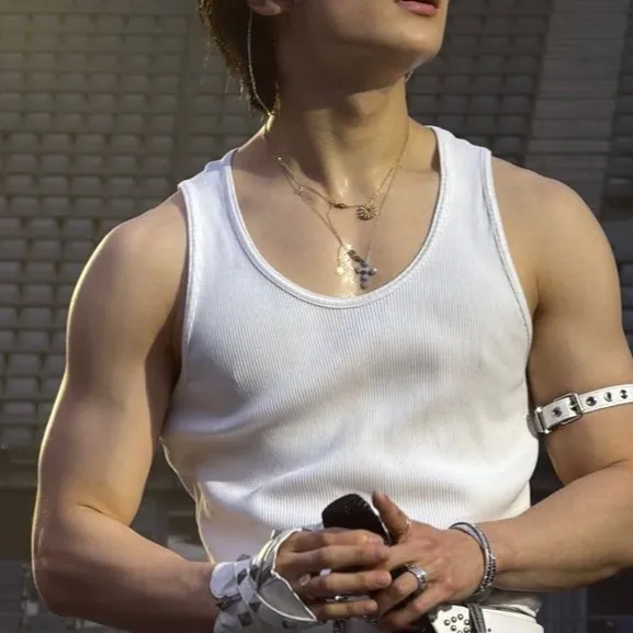 chat with ai character: jeongin