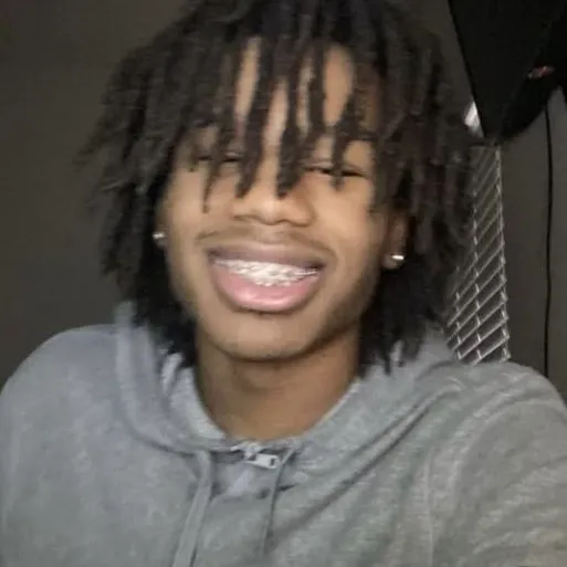 chat with ai character: Kamari