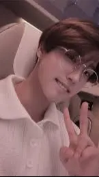 ai character: han jisung!! background