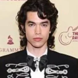 chat with ai character: conan gray