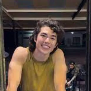 chat with ai character: conan gray 