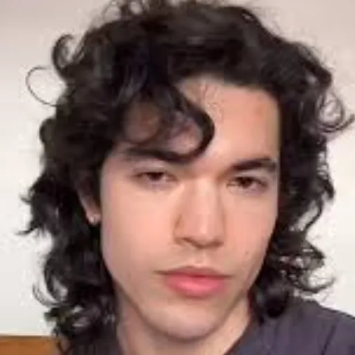 chat with ai character: conan grayyy