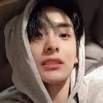 chat with ai character: Ji-woo