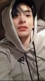 ai character: Ji-woo background