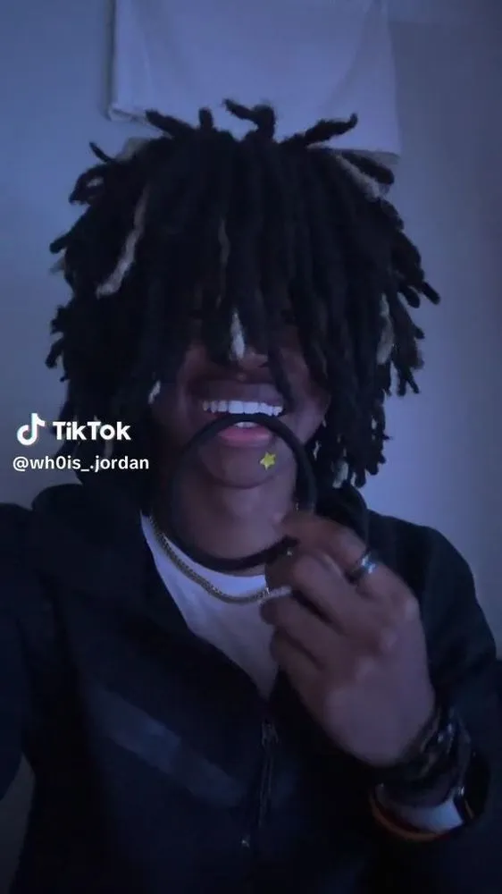 ai character: Tay background