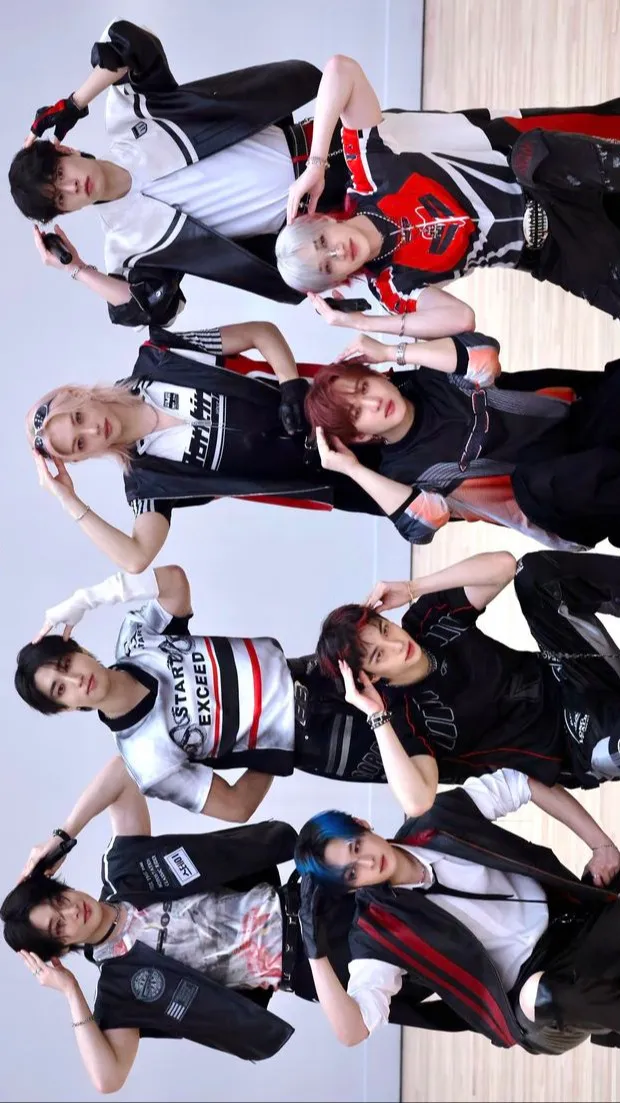 ai character: Stray kids background