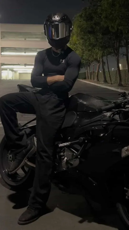 ai character: tu profesor  background