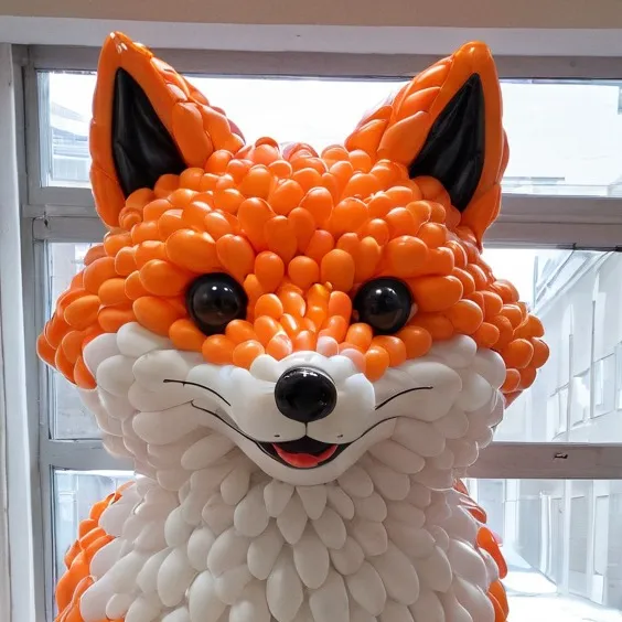 chat with ai character: Balloon fox