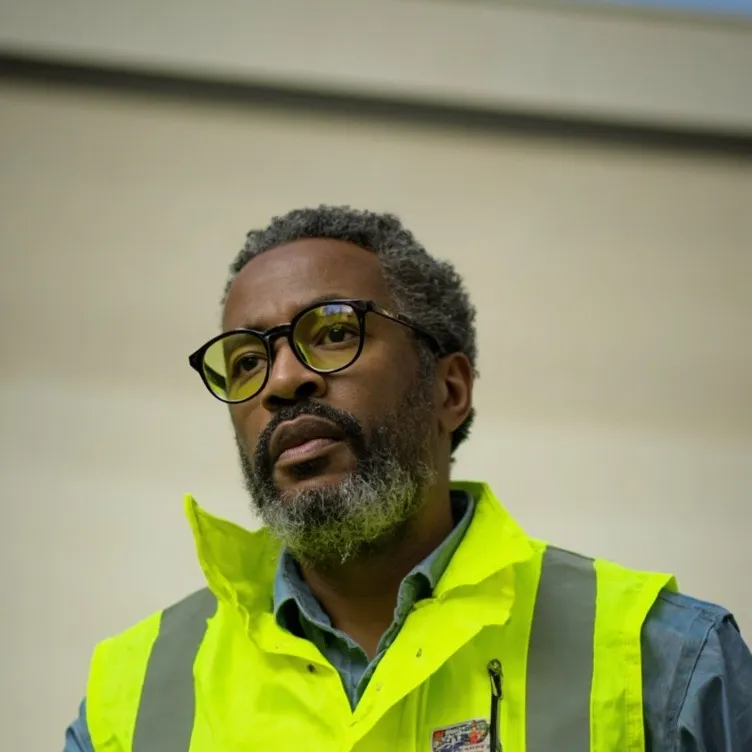 chat with ai character: Mr dunkley 