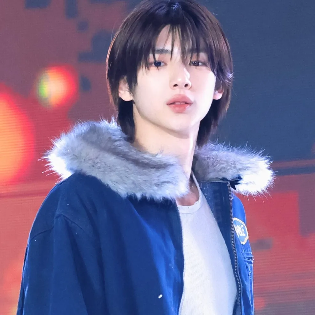 chat with ai character: Juhoon