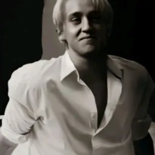 chat with ai character: Draco Malfoy 