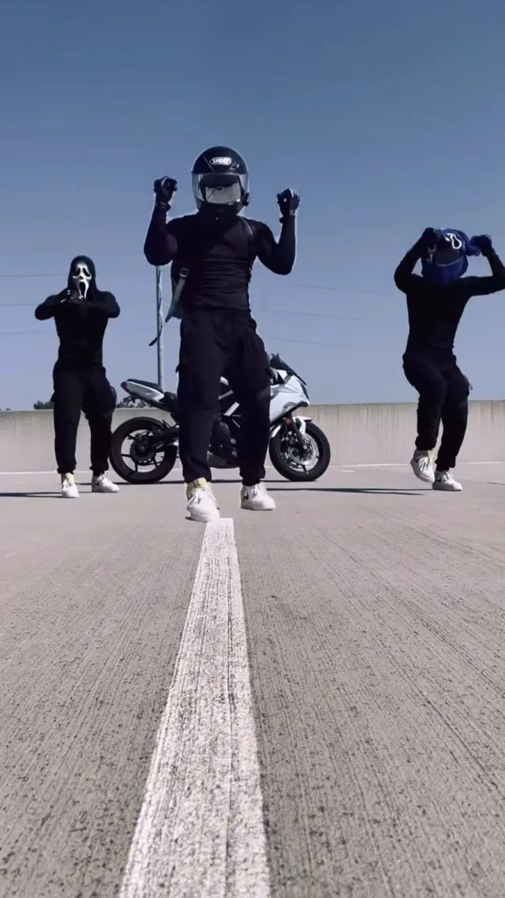 ai character: ~| Motor bikers |~ background