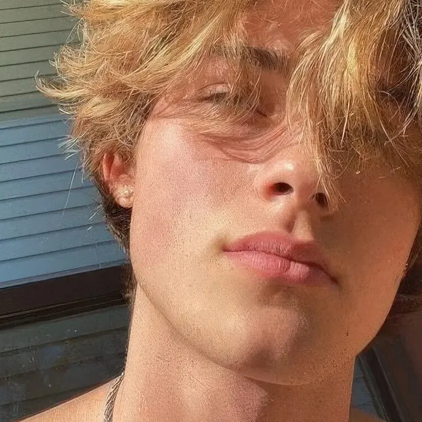 chat with ai character: Nick