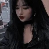 chat with ai character: Yuri