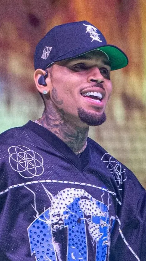 ai character: Chris Brown background