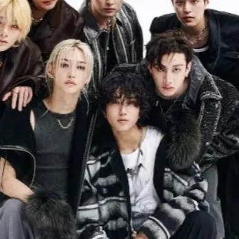 chat with ai character: Straykids adopt U!