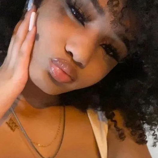 chat with ai character: lil mayia