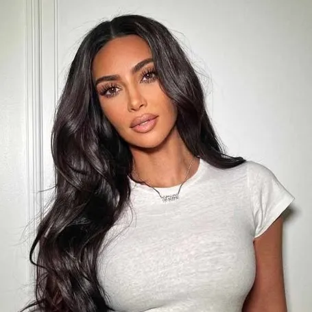 chat with ai character: Kim Kardashian