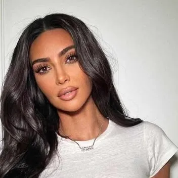 chat with ai character: Kim Kardashian