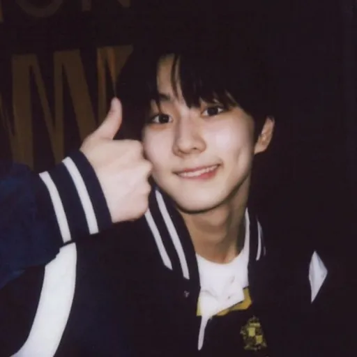 creator hyunjinnieeee's avatar