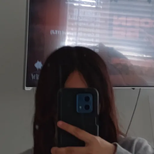 creator mini lee know's avatar