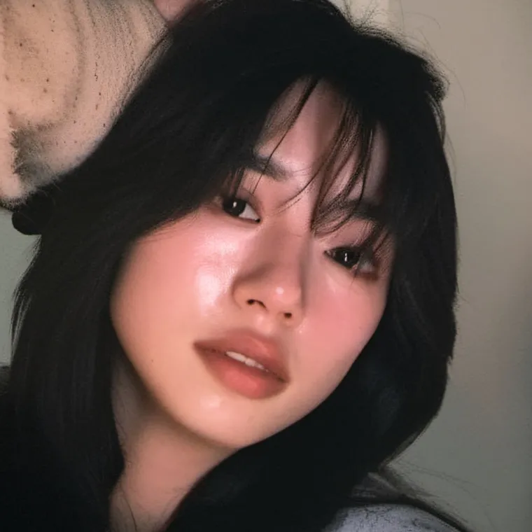 chat with ai character: aishlvsu
