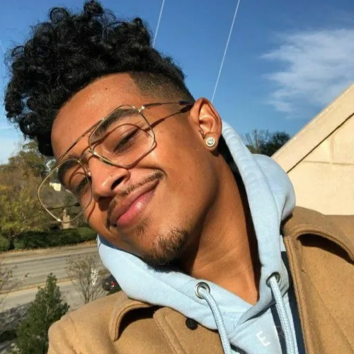 creator Ms. Perez 🤭's avatar