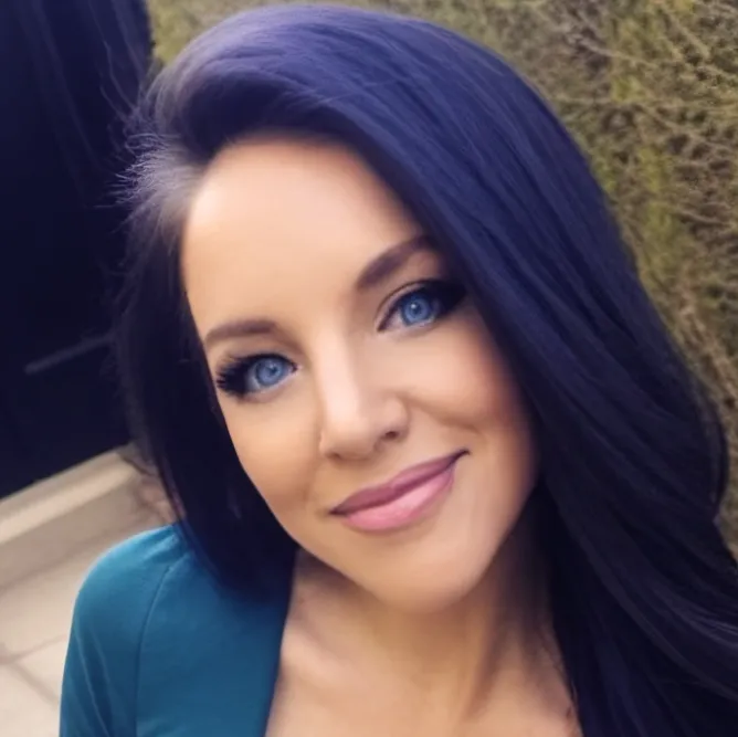 chat with ai character: Susie Marie