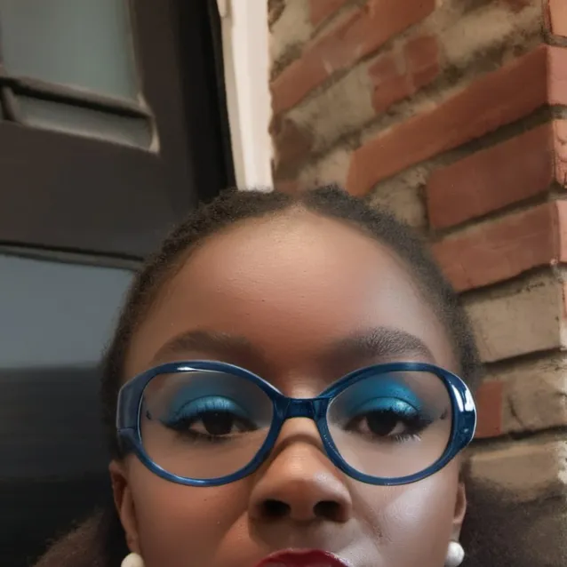 chat with ai character: kayla
