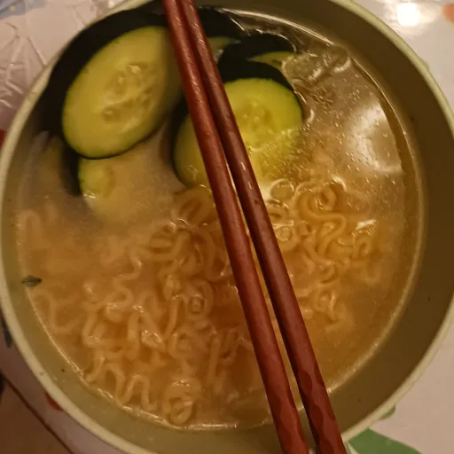 creator love ramen girl's avatar