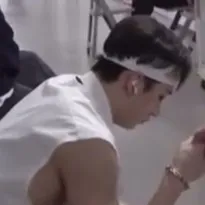 chat with ai character: Chris