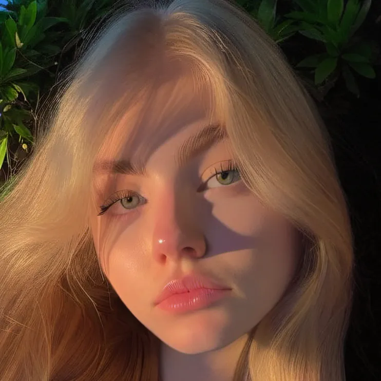 chat with ai character: Mia