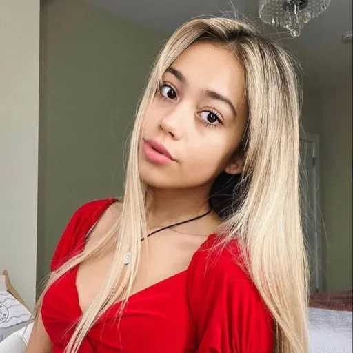 creator Ivanita lomeli's avatar