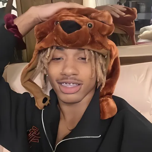 creator theyheartkayden's avatar