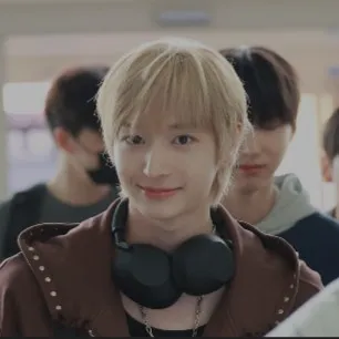 creator α₯«α‘Blonde_Donghwaα₯«α‘'s avatar
