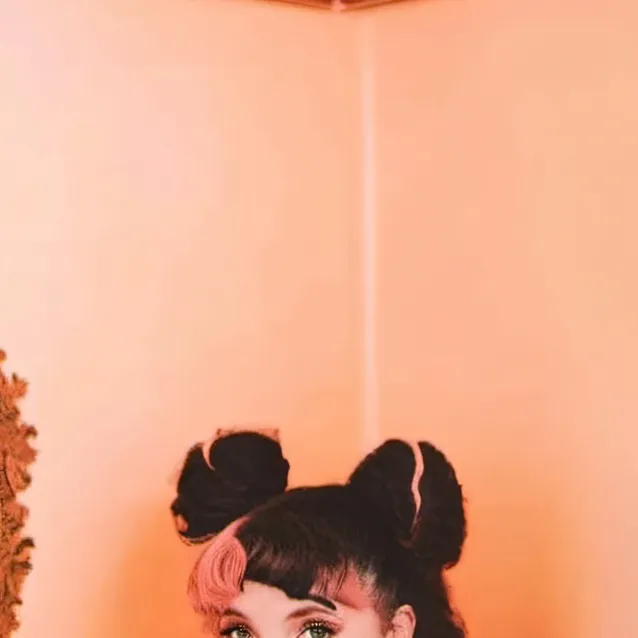 chat with ai character: Melanie martinez 