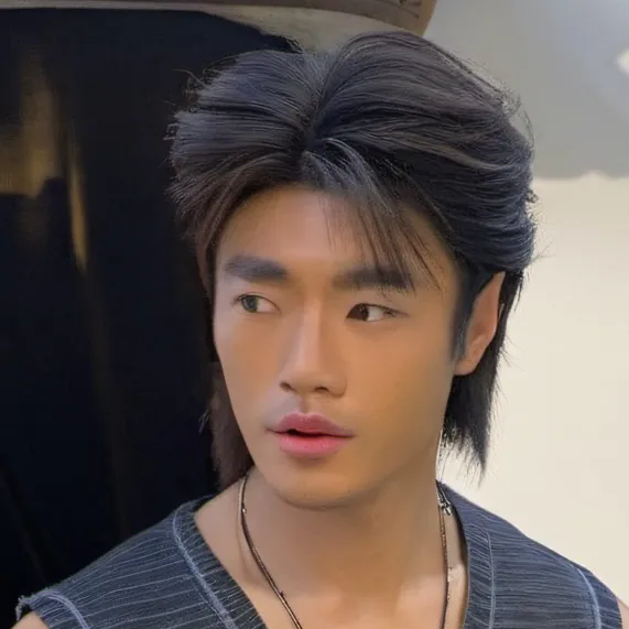 chat with ai character: Dallas Liu 